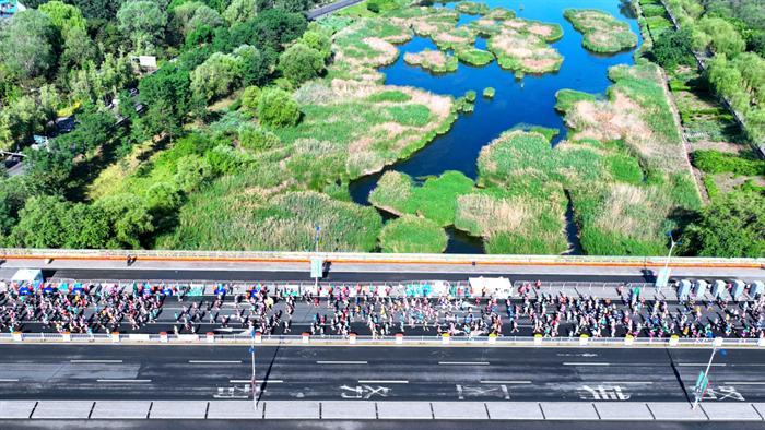 1.2万人参赛 密云生态马拉松鸣枪开跑引爆跑友圈